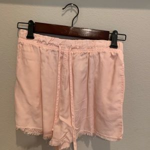 Bella Dahl light pink shorts size small